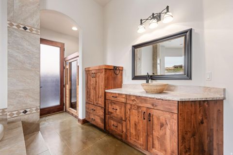 Tiny photo for 3052 N SNOW PKWY #205, Saint George, UT 84770 (MLS # 2146793)