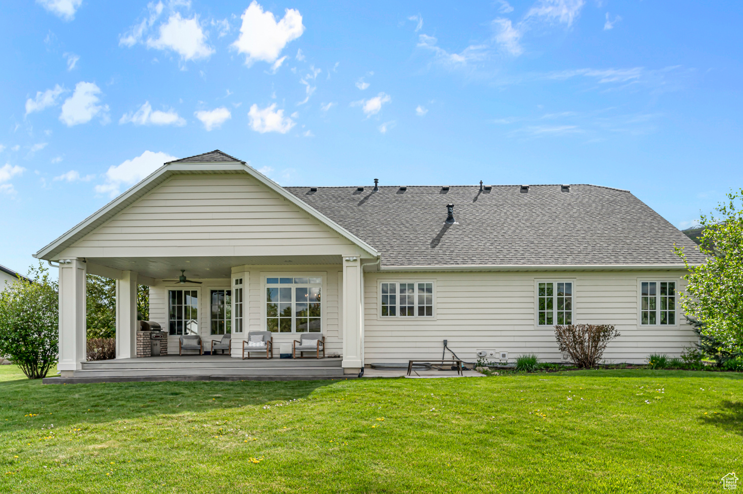 CASCADE MEADOWS - Residential