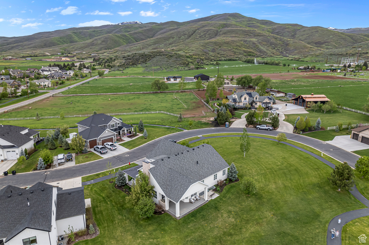 CASCADE MEADOWS - Residential