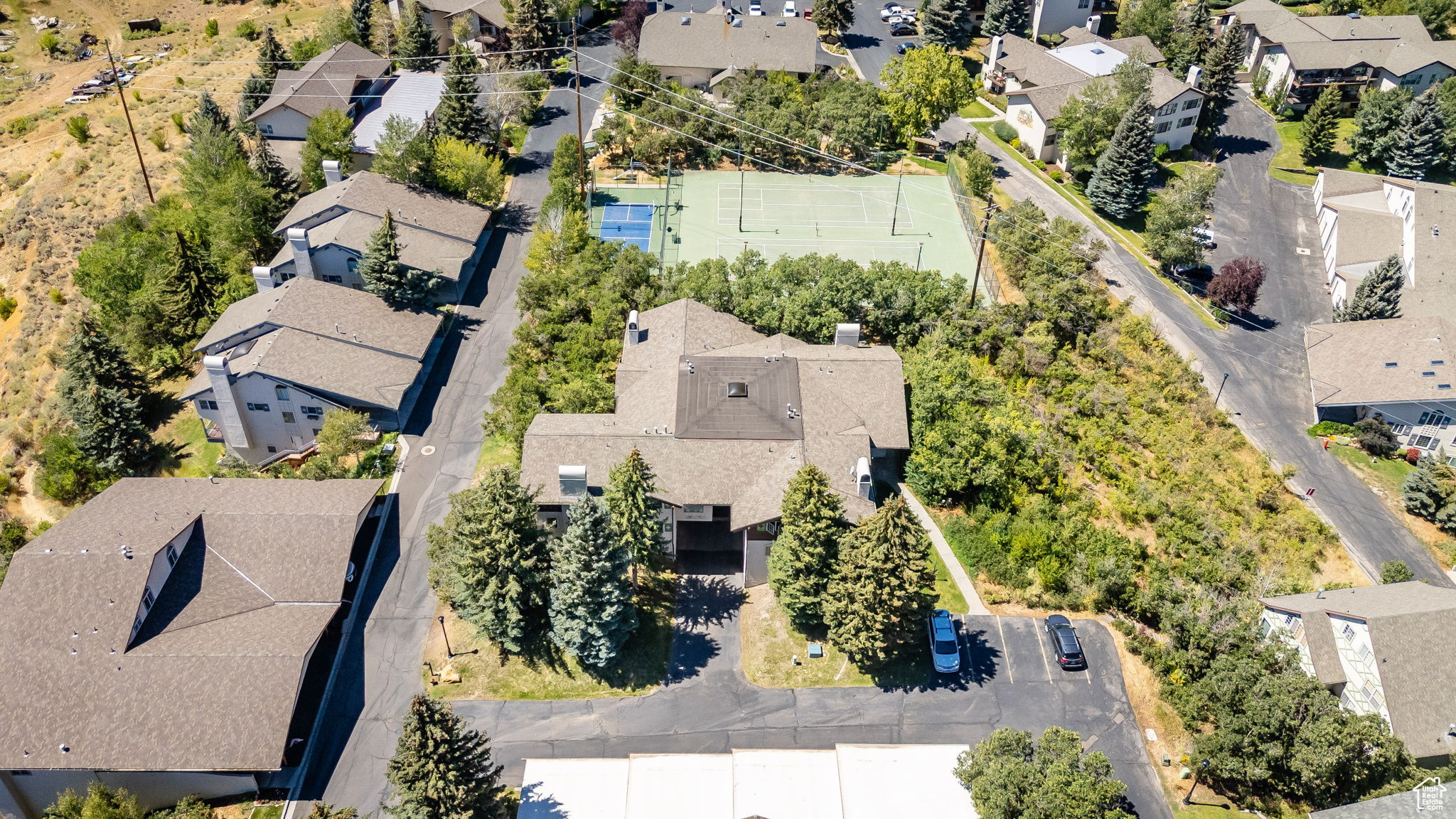 SWISS OAKS - Residential
