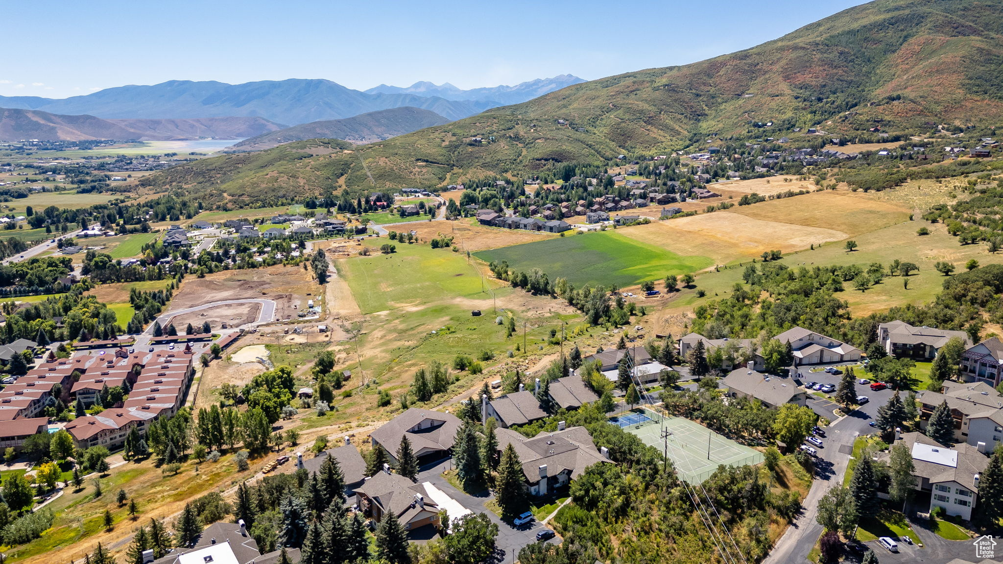 SWISS OAKS - Residential