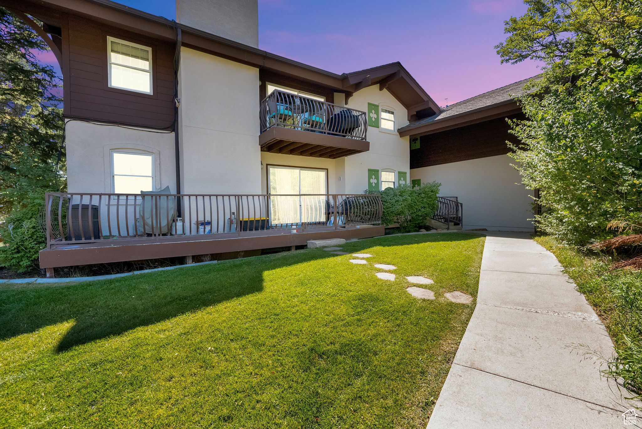 SWISS OAKS - Residential