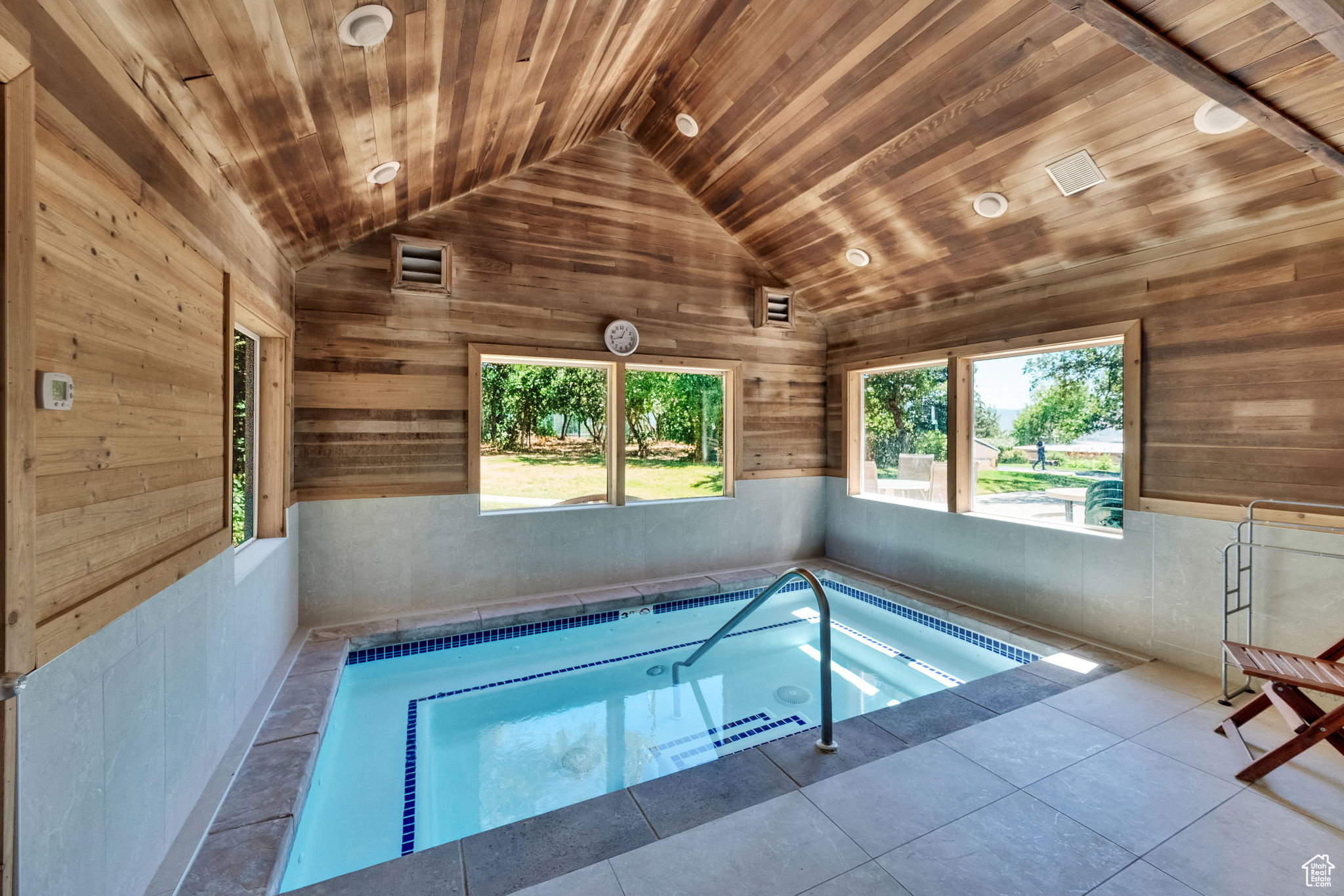 SWISS OAKS - Residential