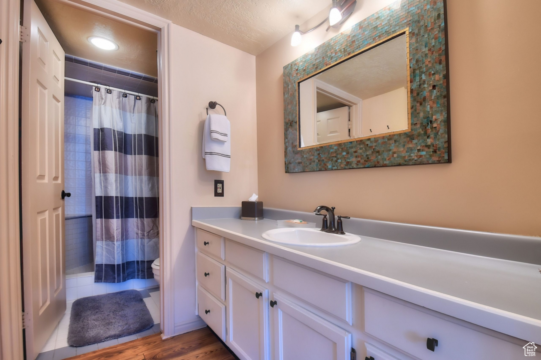 EMPIRE HOUSE CONDOMINIUMS - Residential Lease