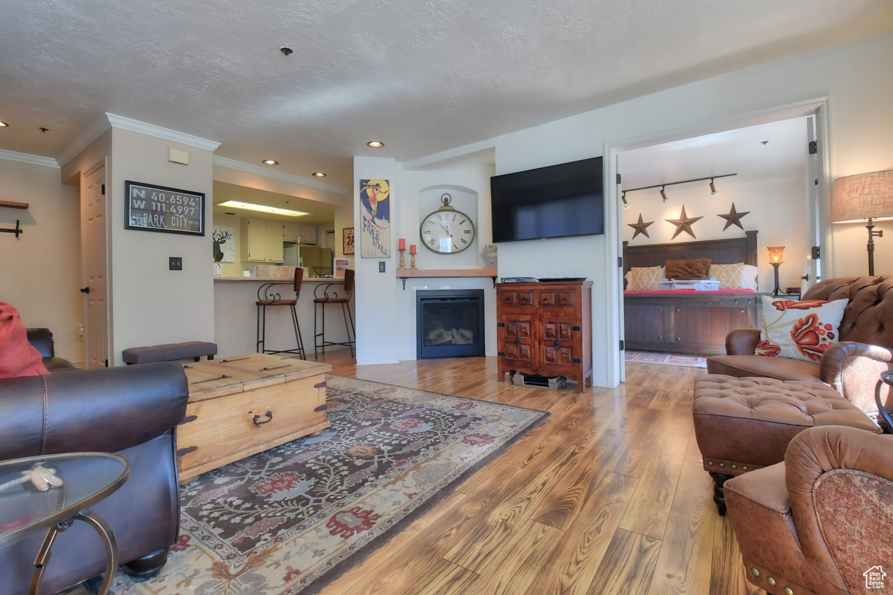EMPIRE HOUSE CONDOMINIUMS - Residential Lease