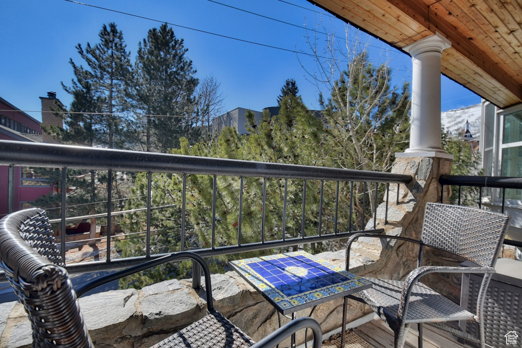 EMPIRE HOUSE CONDOMINIUMS - Residential Lease