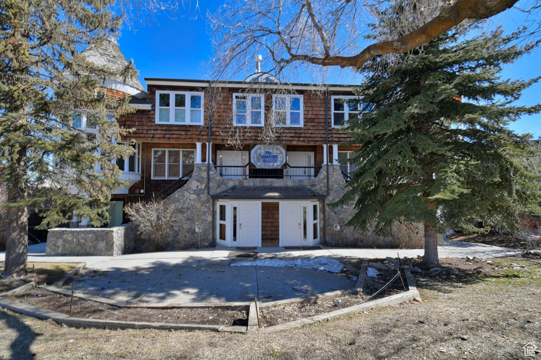 EMPIRE HOUSE CONDOMINIUMS - Residential Lease
