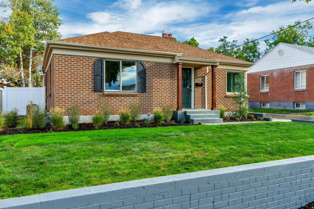 Photo of 2147 E WESTMINSTER AVE S, Salt Lake City, UT 84108 (MLS # 2186289)