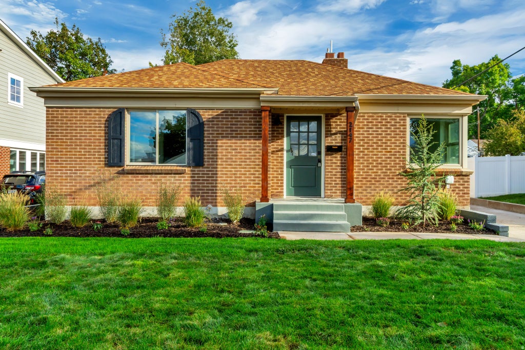 Photo of 2147 E WESTMINSTER AVE S, Salt Lake City, UT 84108 (MLS # 2186289)