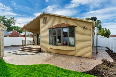 Tiny photo for 2147 E WESTMINSTER AVE S, Salt Lake City, UT 84108 (MLS # 2186289)