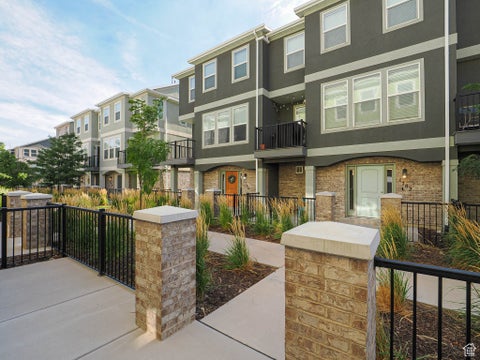 Townhouse For Sale - 1788 W Torlundy Dr<br/> Salt Lake County, Riverton, UT 84065