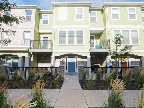 Townhouse For Sale - 1788 W Torlundy Dr<br/> Riverton, UT 84065
