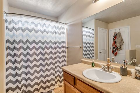 Tiny photo for 1327 LILY PAD DR, Spanish Fork, UT 84660 (MLS # 2131969)