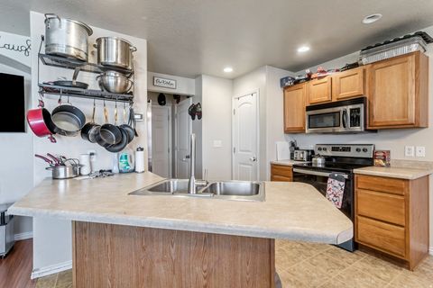 Tiny photo for 1327 LILY PAD DR, Spanish Fork, UT 84660 (MLS # 2131969)