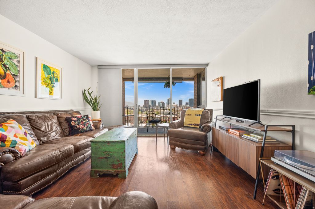 Photo of 710 E 200 S #7H, Salt Lake City, UT 84102 (MLS # 2146416)