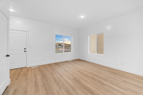 Tiny photo for 1651 S WINDSONG DR #CHAM, Santaquin, UT 84655 (MLS # 2151301)