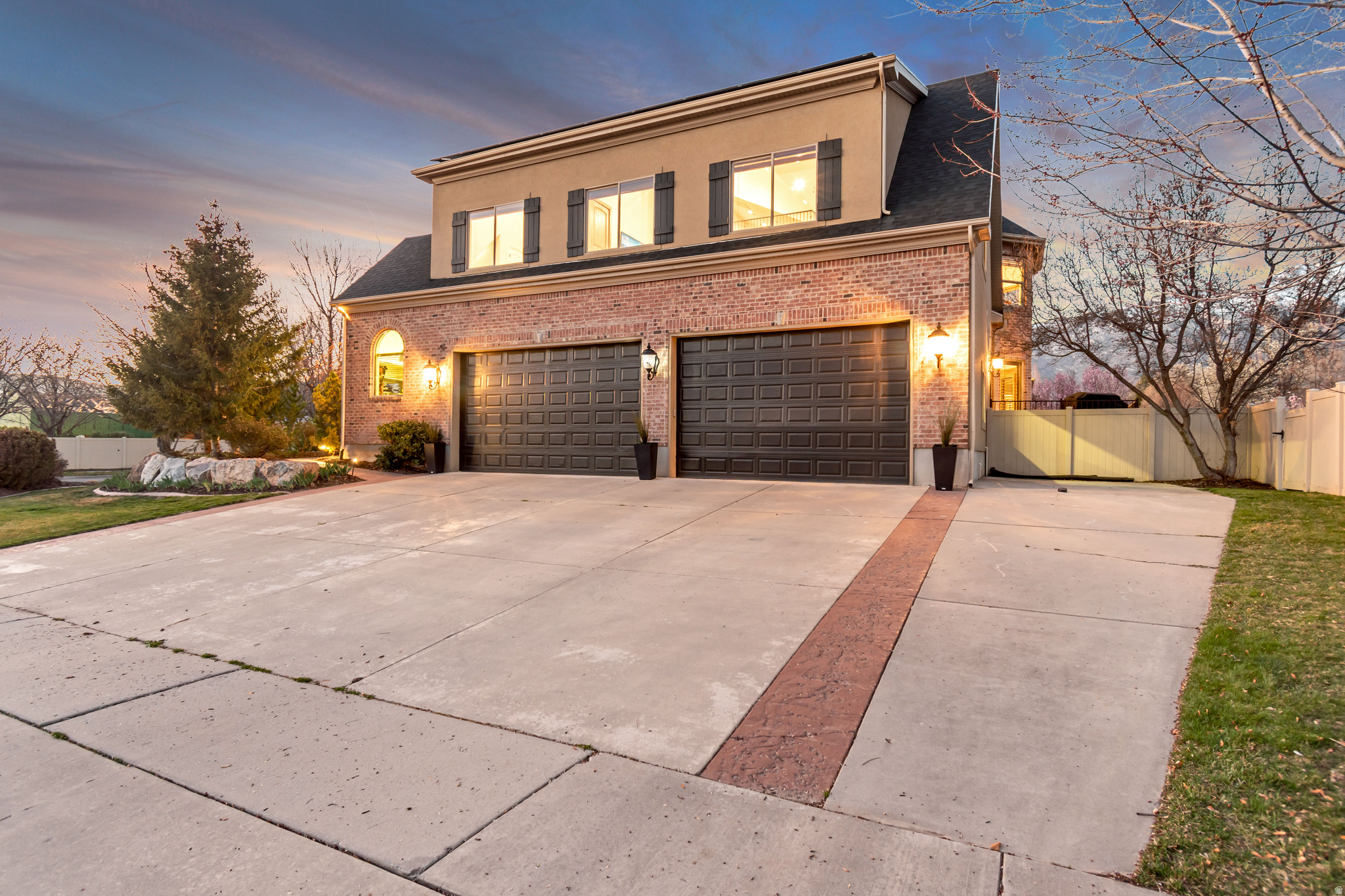 TWIN RIVERS - Residential