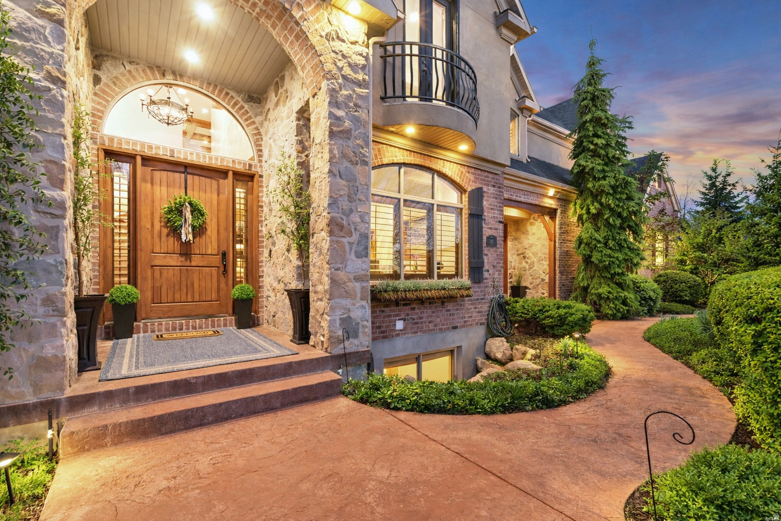 TWIN RIVERS - Residential