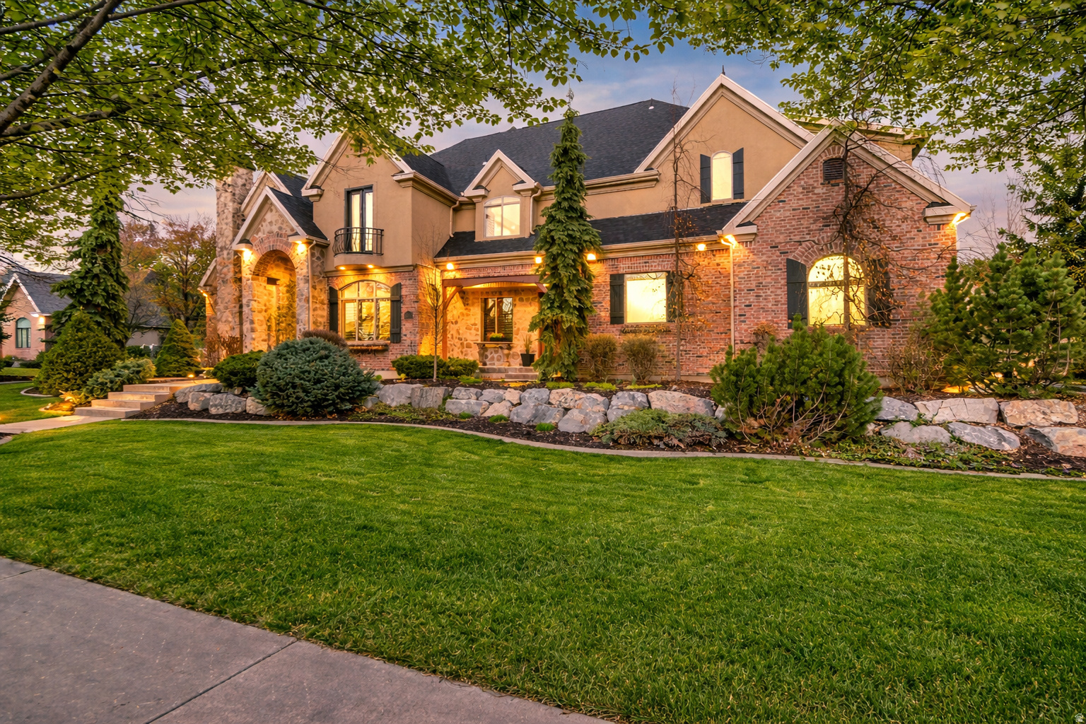 TWIN RIVERS - Residential