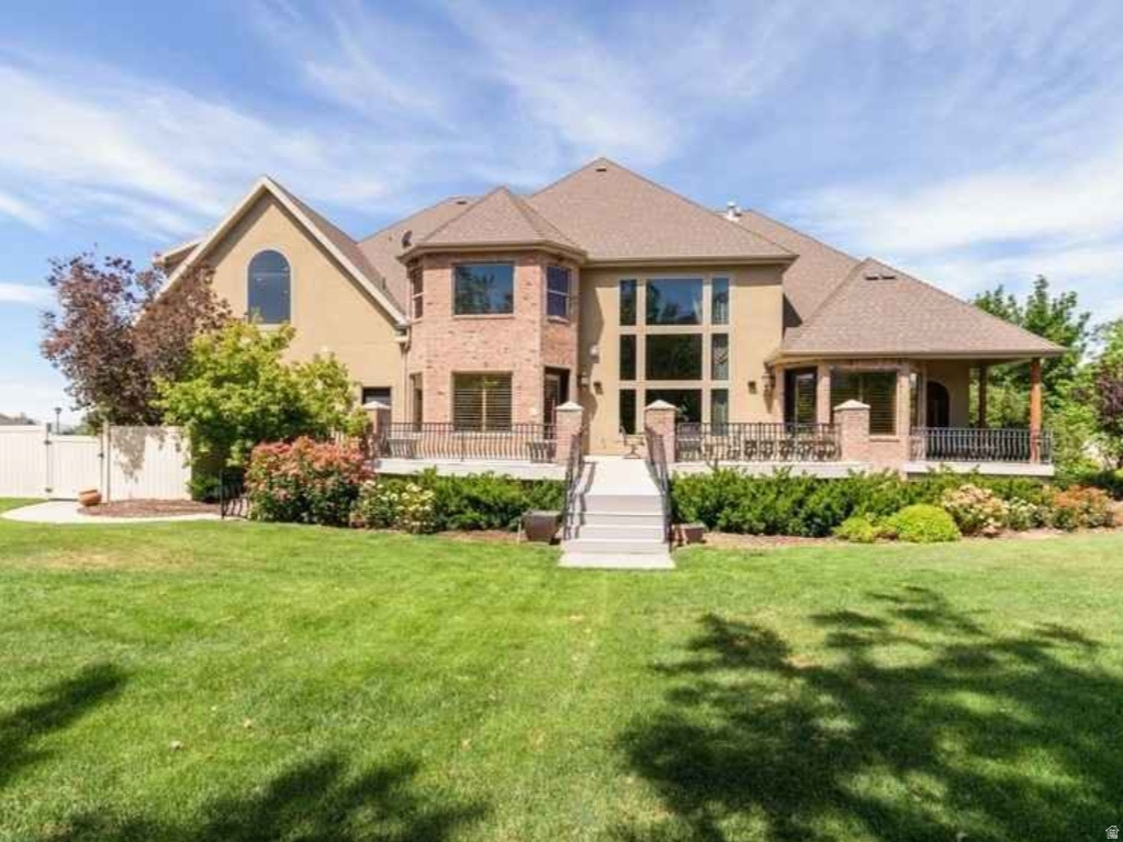 TWIN RIVERS - Residential