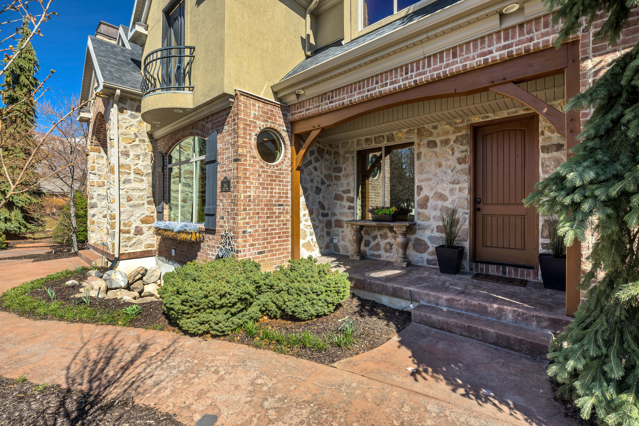 TWIN RIVERS - Residential