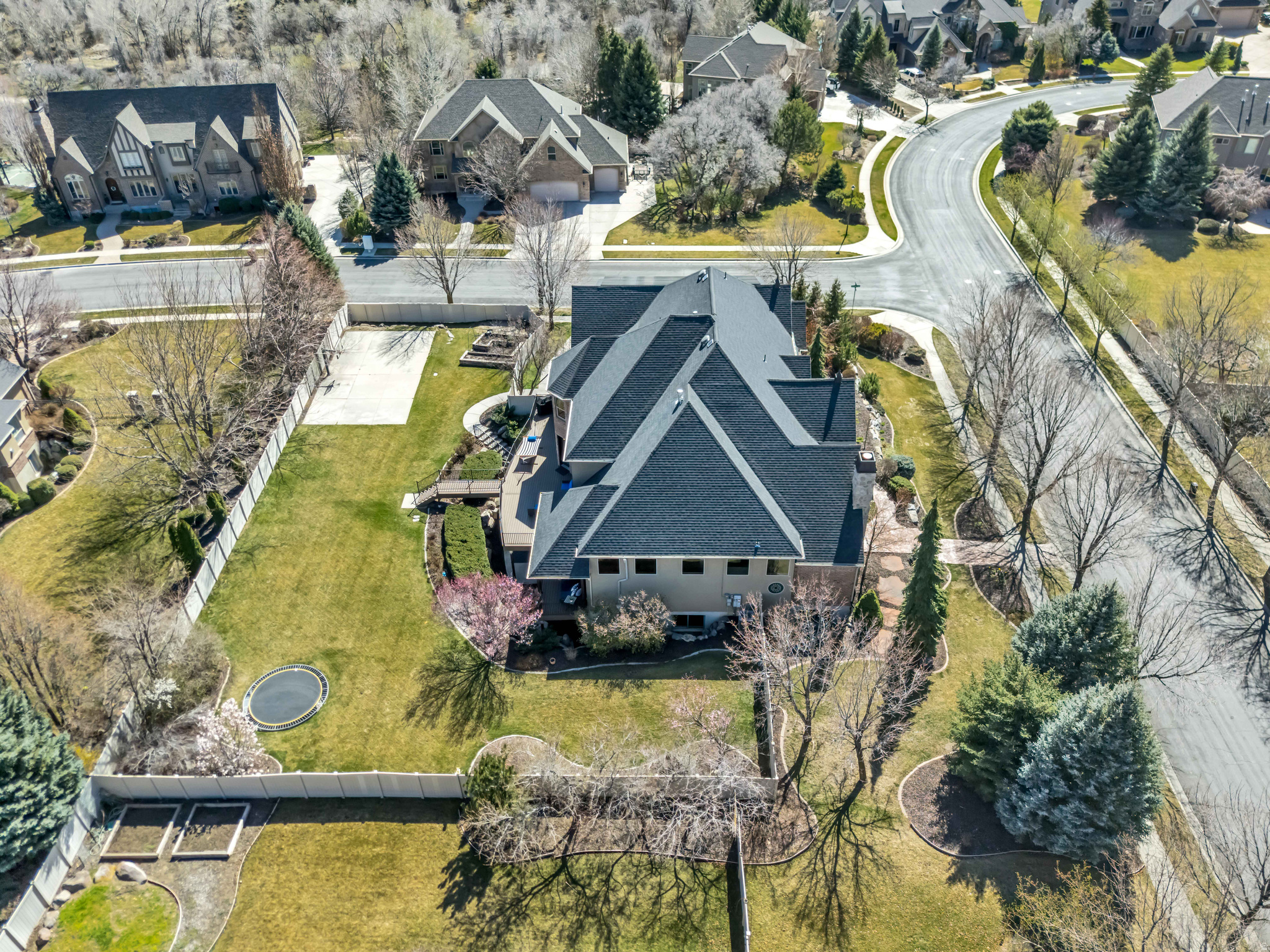 TWIN RIVERS - Residential