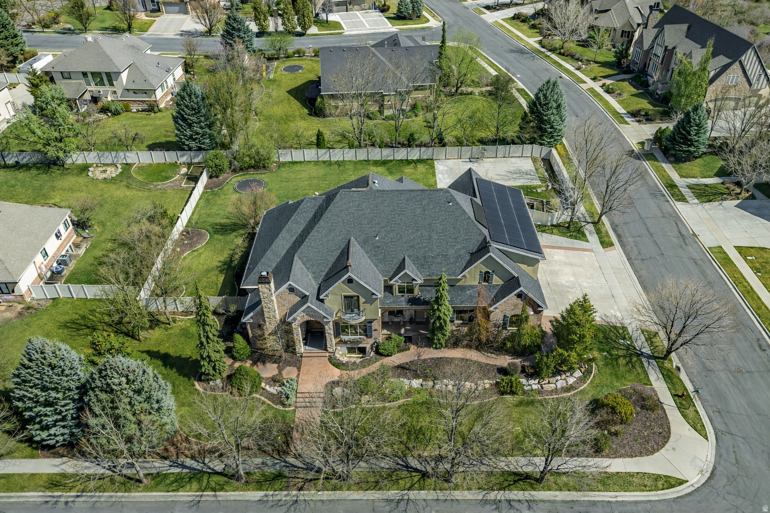 TWIN RIVERS - Residential