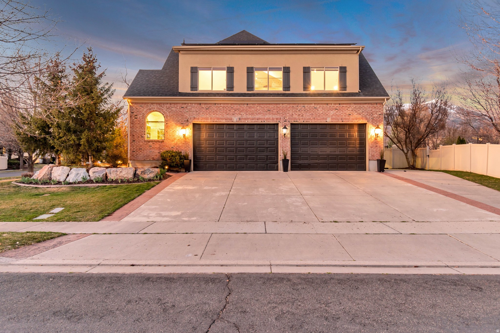 TWIN RIVERS - Residential