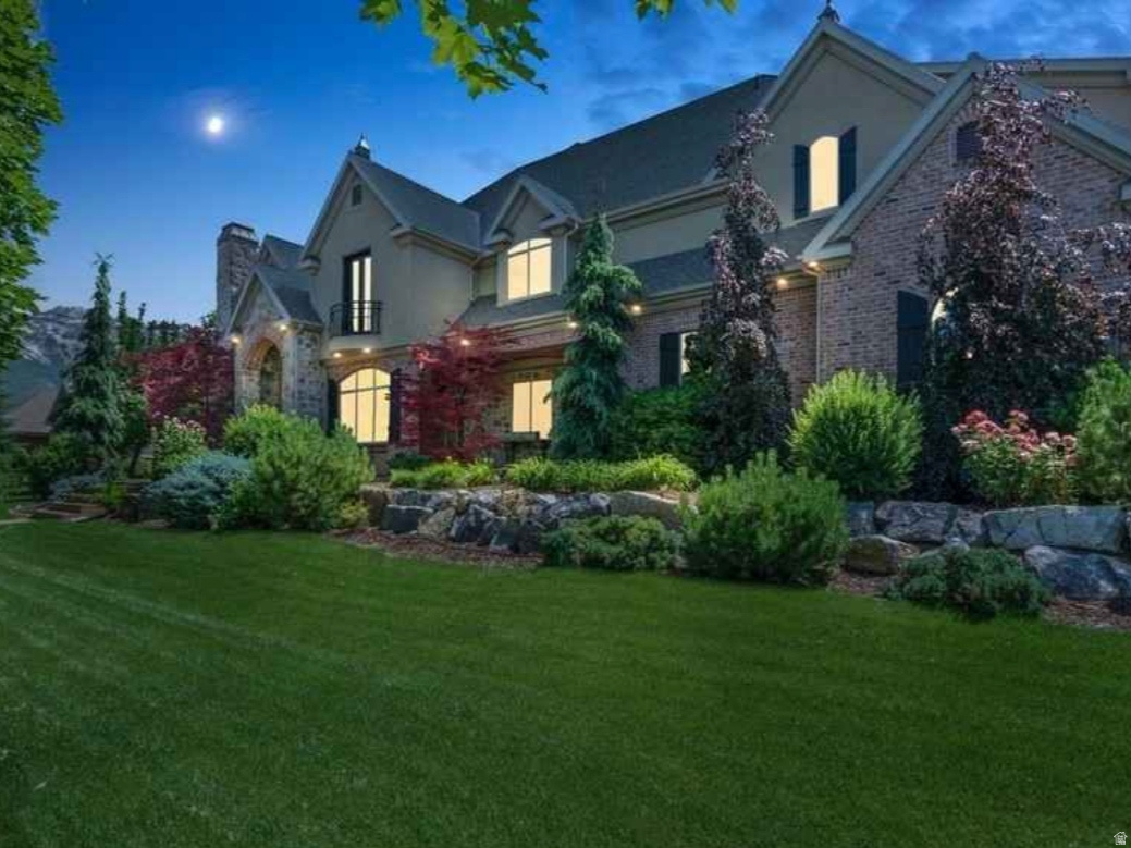 TWIN RIVERS - Residential