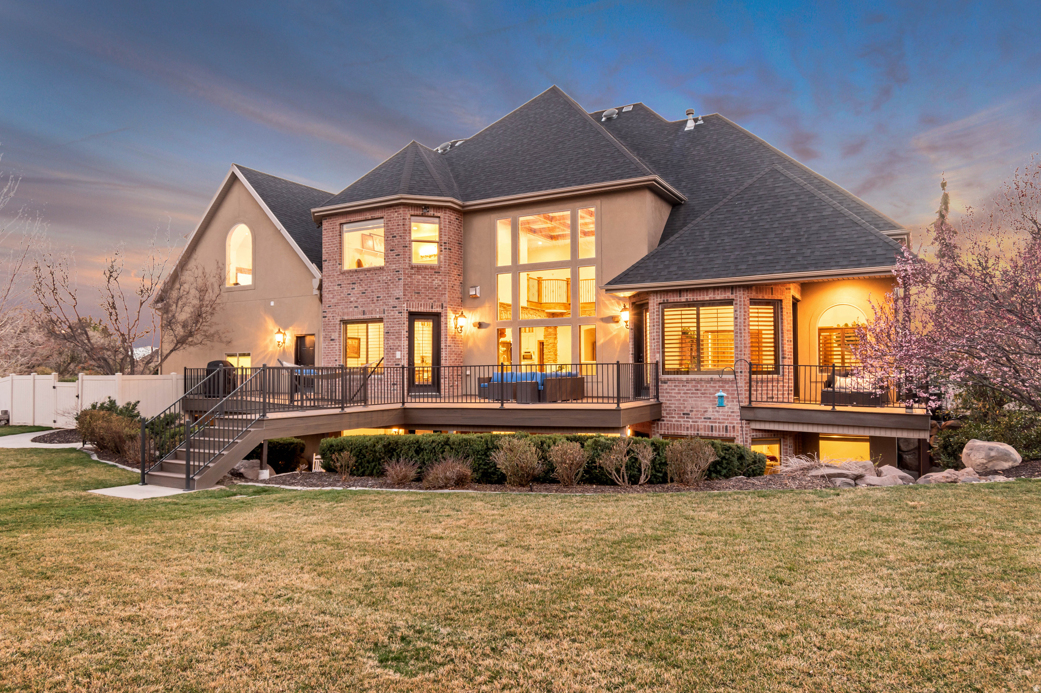 TWIN RIVERS - Residential