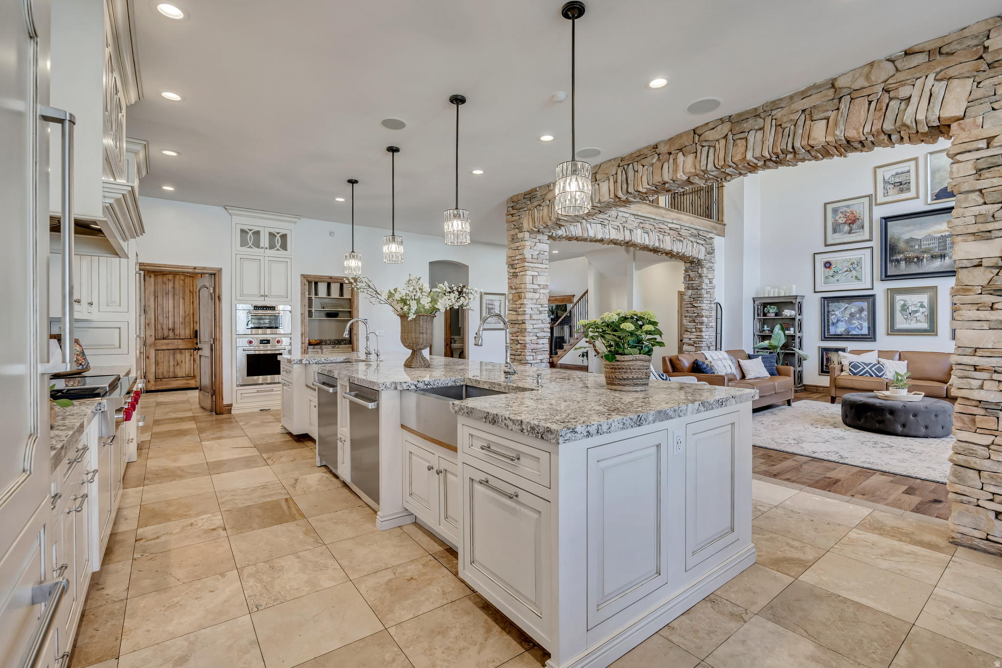 TWIN RIVERS - Residential