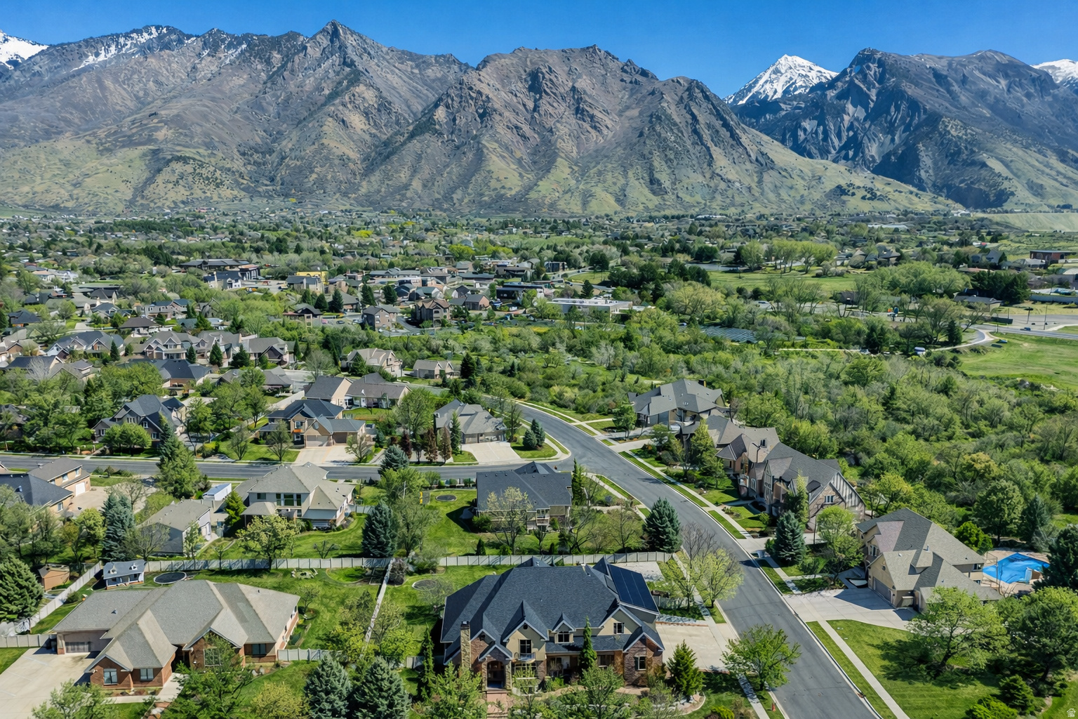 TWIN RIVERS - Residential