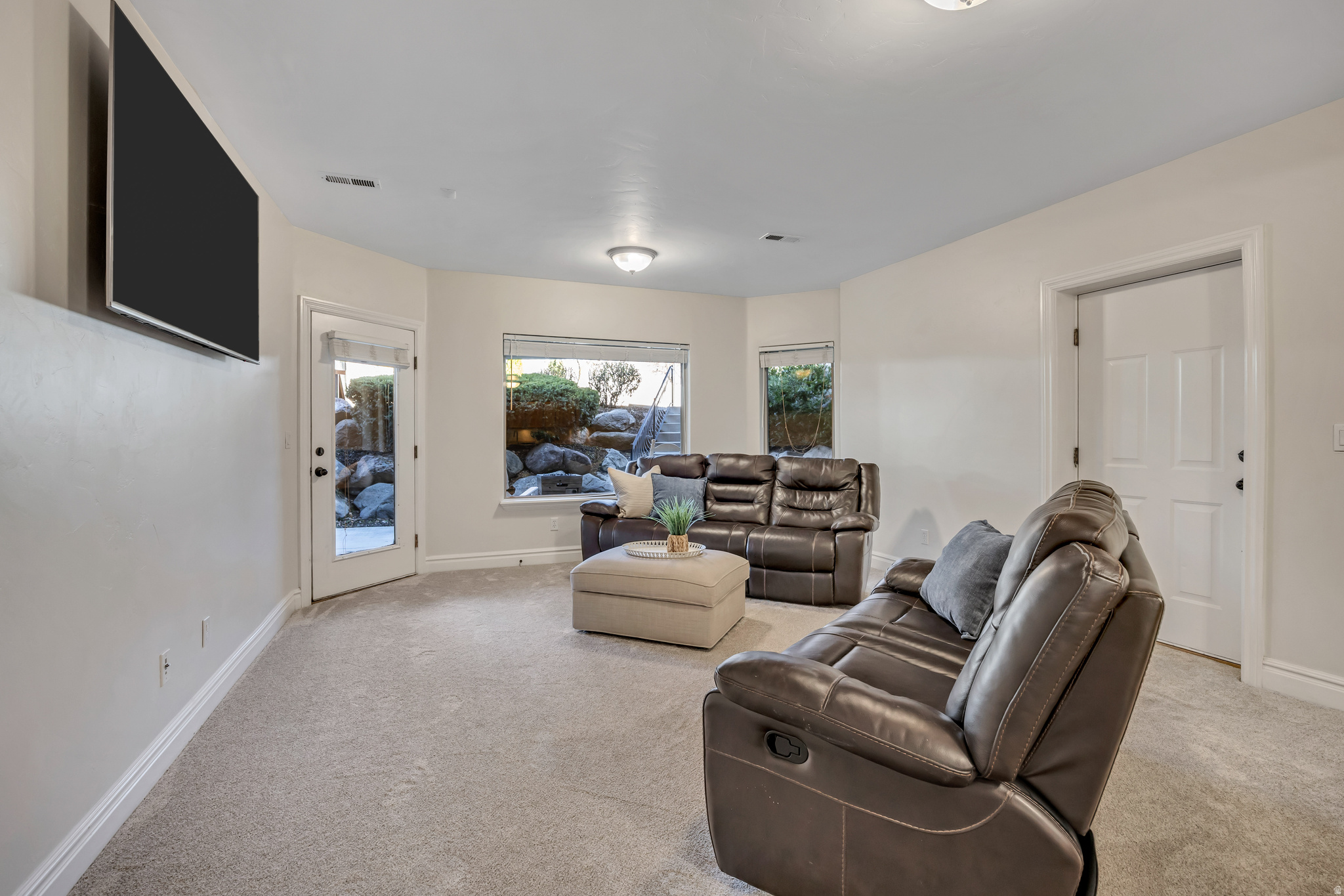 TWIN RIVERS - Residential