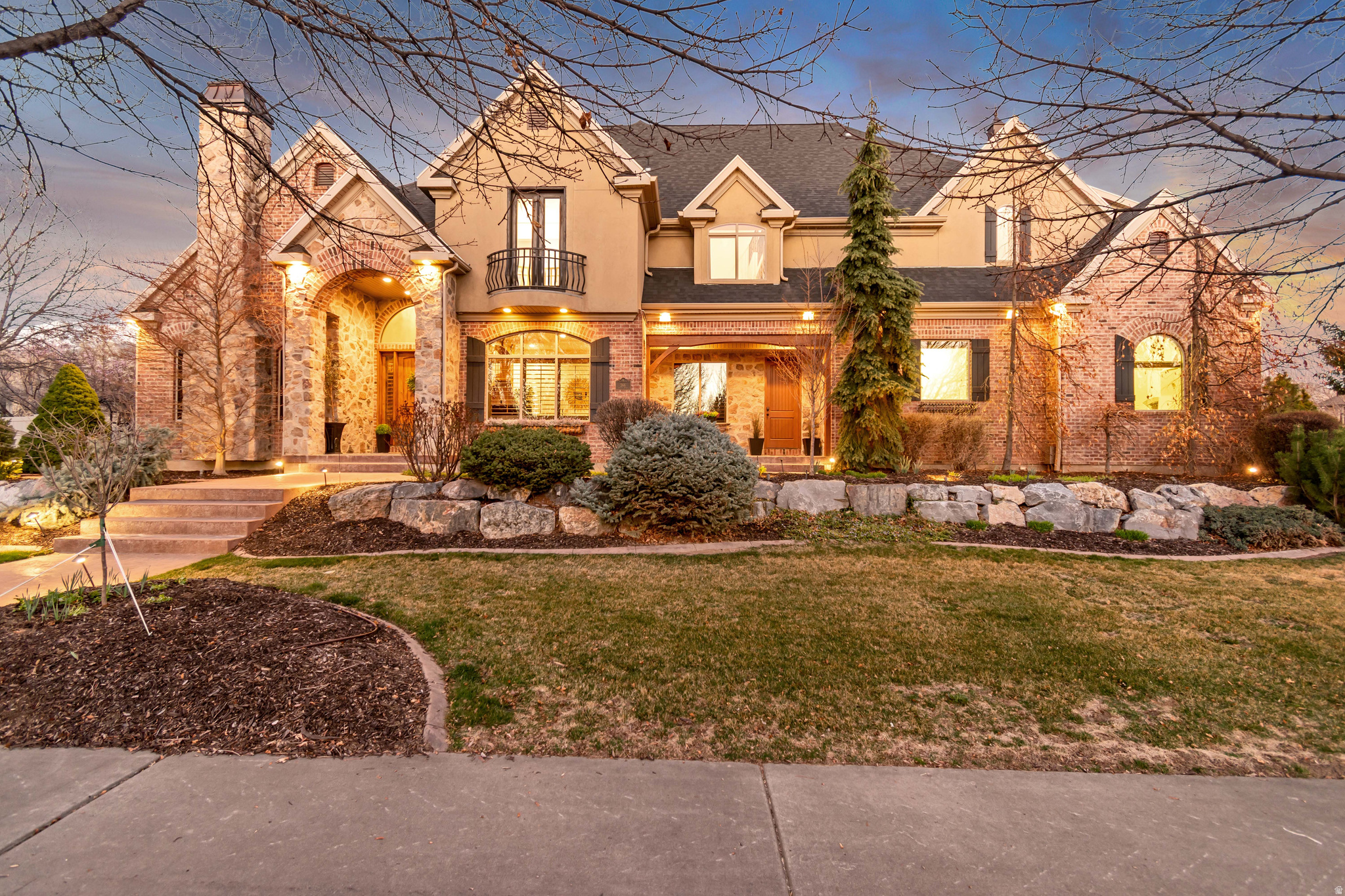 TWIN RIVERS - Residential