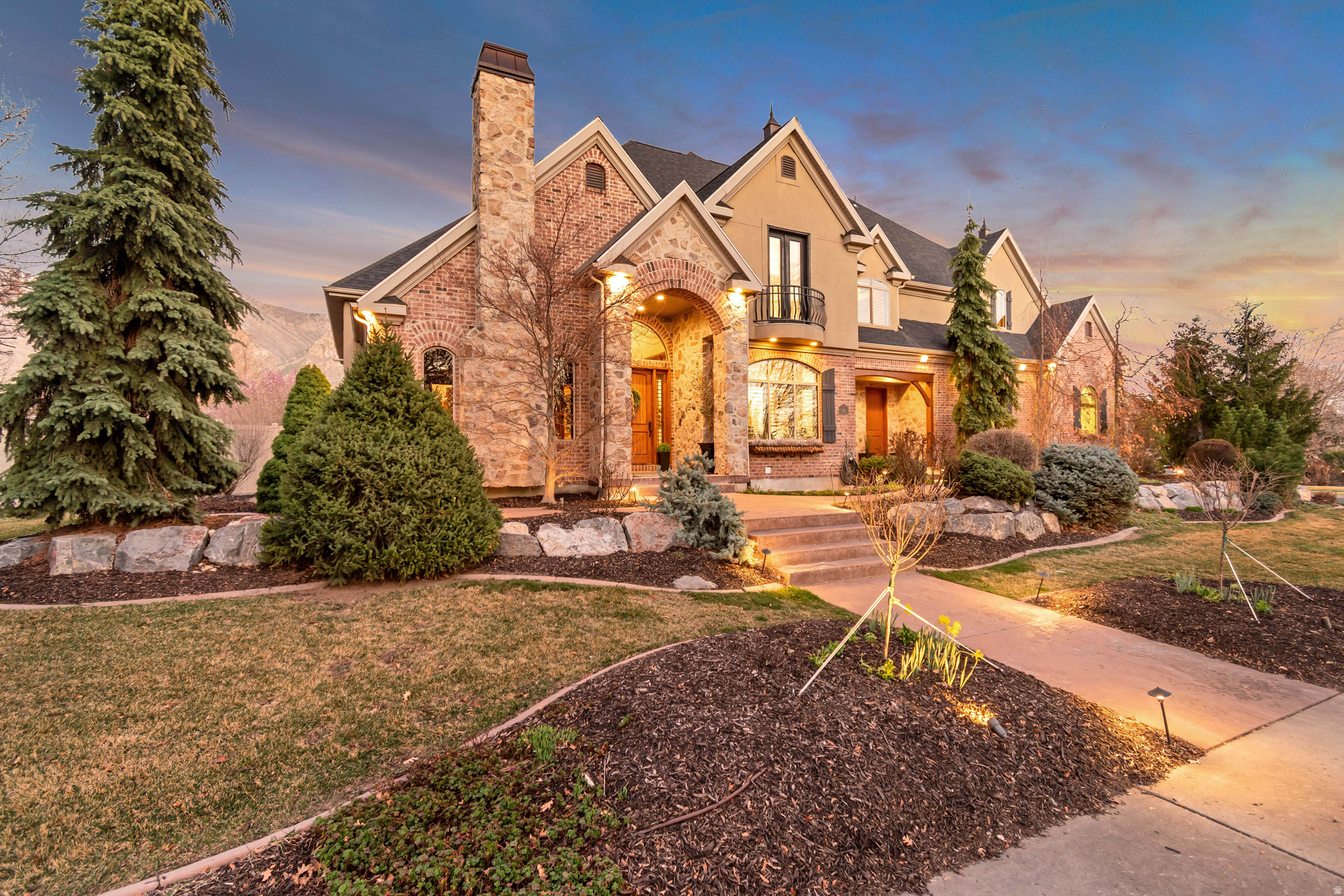 TWIN RIVERS - Residential