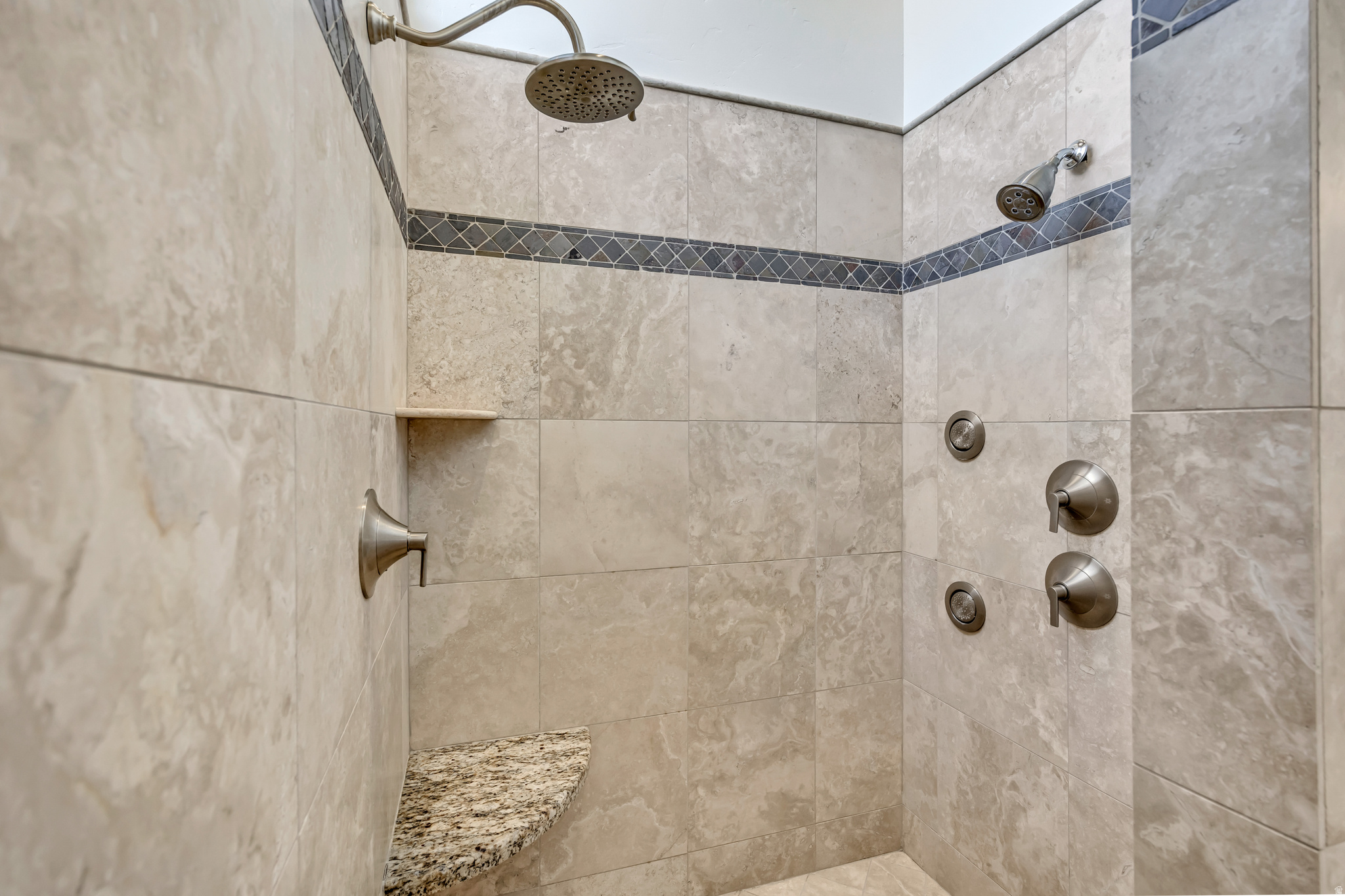 TWIN RIVERS - Residential