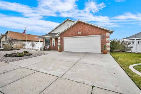 Tiny photo for 903 W 1730 N, Clinton, UT 84015 (MLS # 2130031)