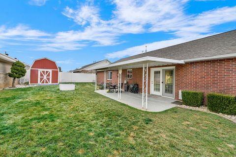 Tiny photo for 903 W 1730 N, Clinton, UT 84015 (MLS # 2130031)