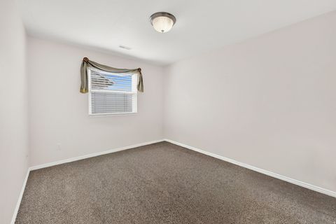 Tiny photo for 903 W 1730 N, Clinton, UT 84015 (MLS # 2130031)