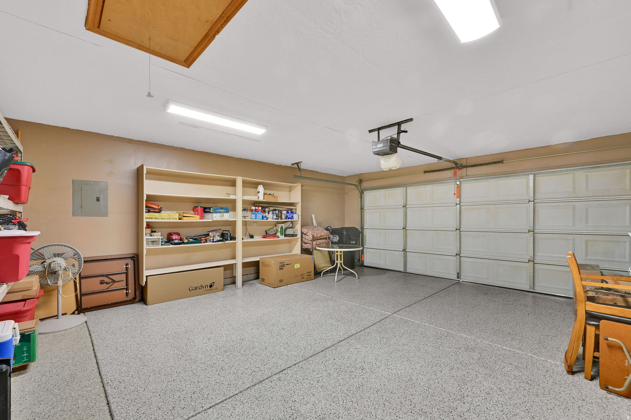 SHADY GROVE - Residential