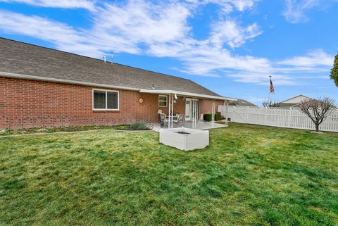 Tiny photo for 903 W 1730 N, Clinton, UT 84015 (MLS # 2130031)