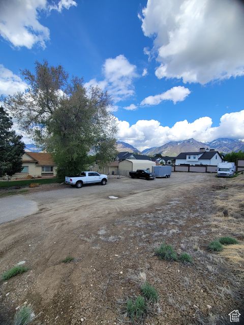 Tiny photo for 1341 E CREEK RD, Cottonwood Heights, UT 84093 (MLS # 2083903)