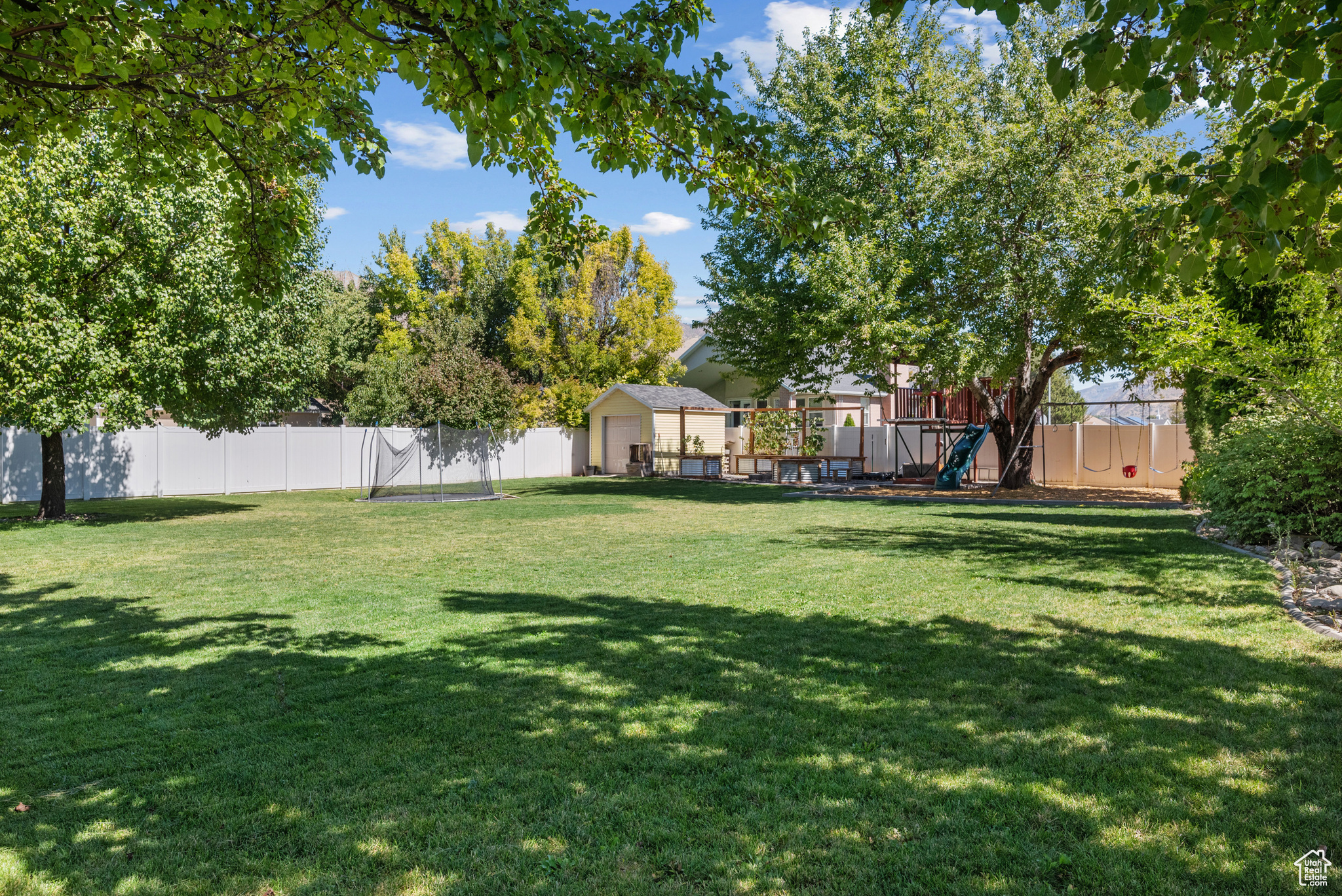 COUNTRY WIDE - Residential