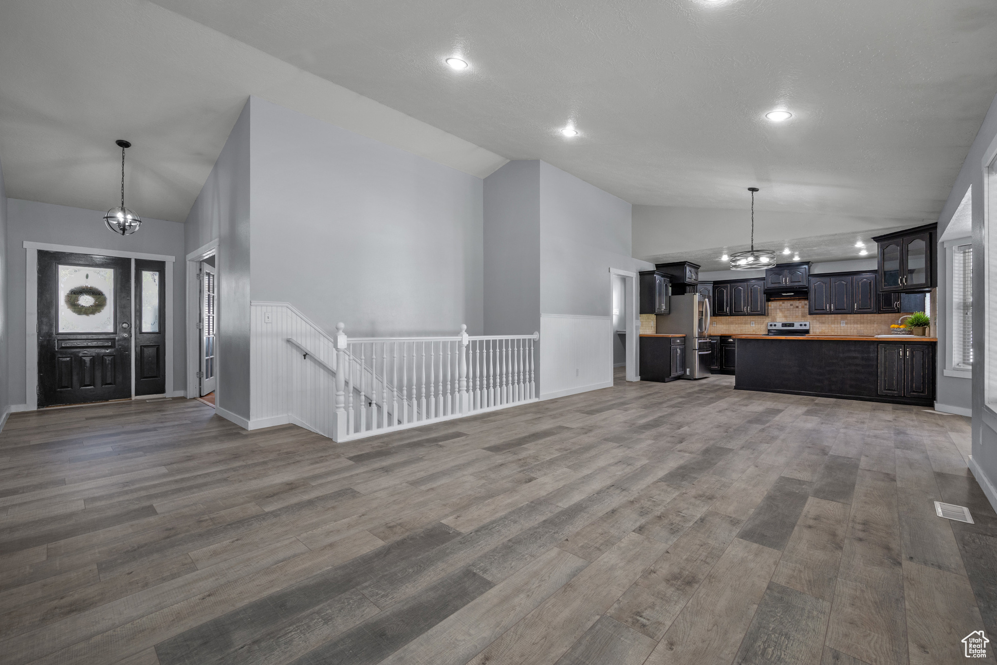 COUNTRY WIDE - Residential