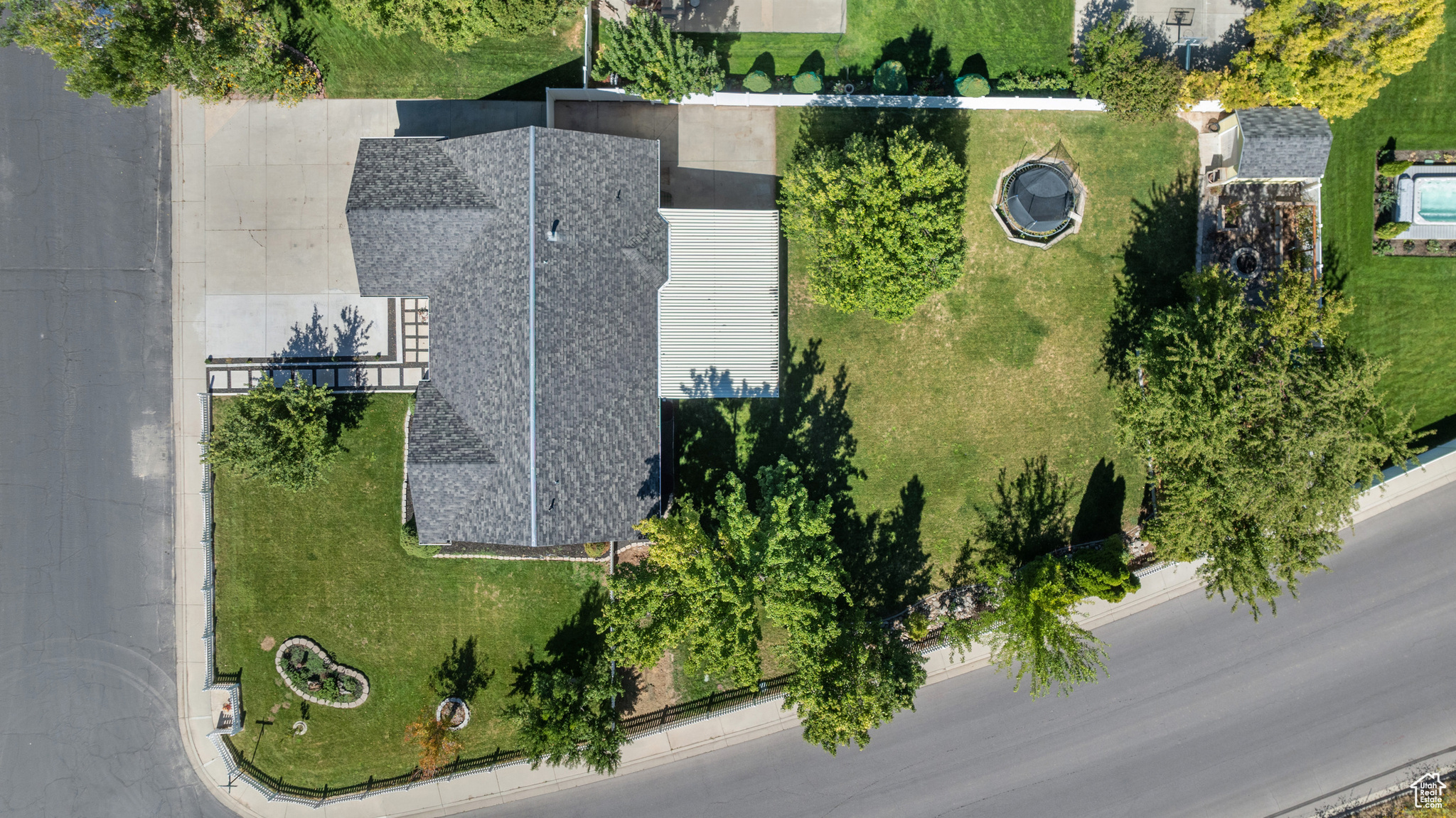 COUNTRY WIDE - Residential