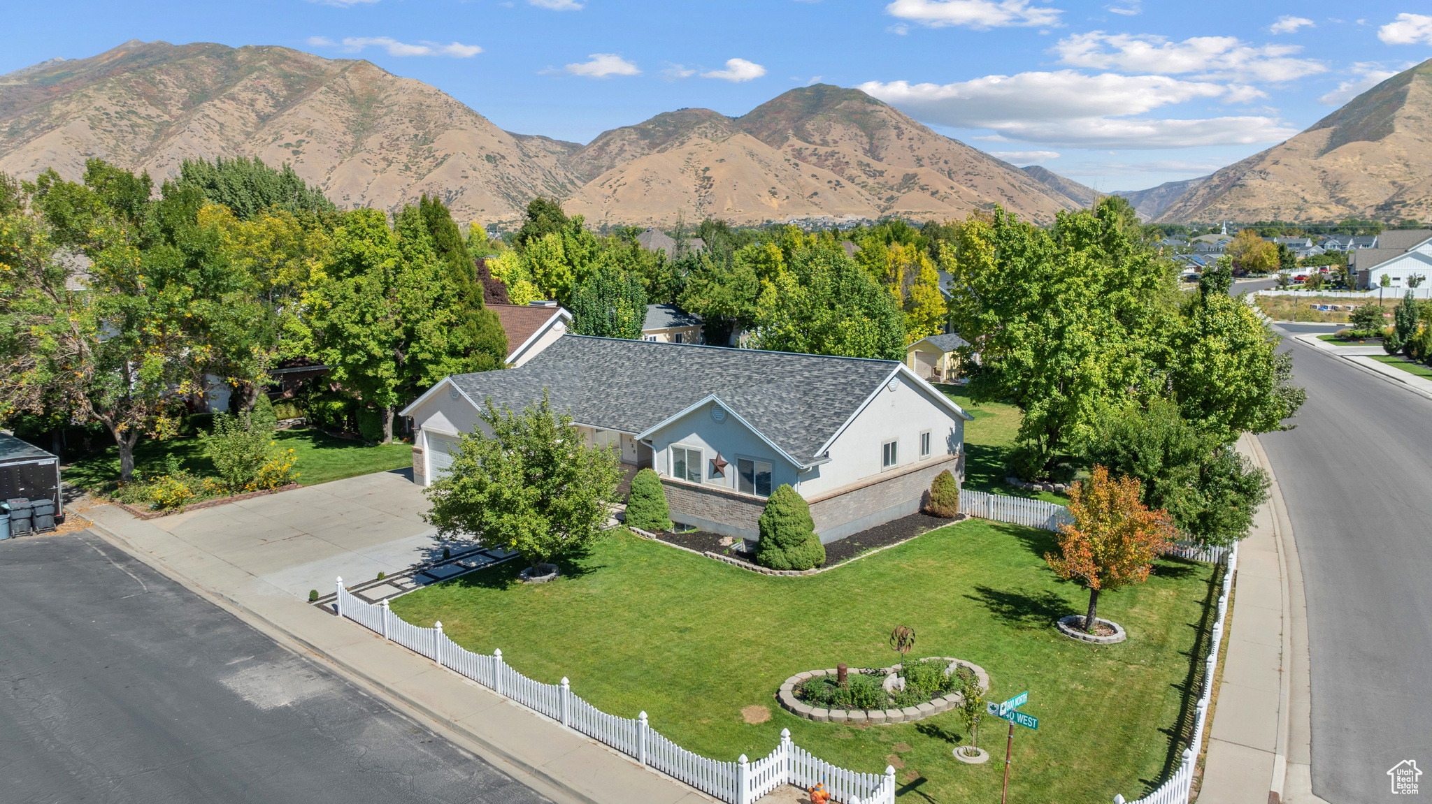 COUNTRY WIDE - Residential
