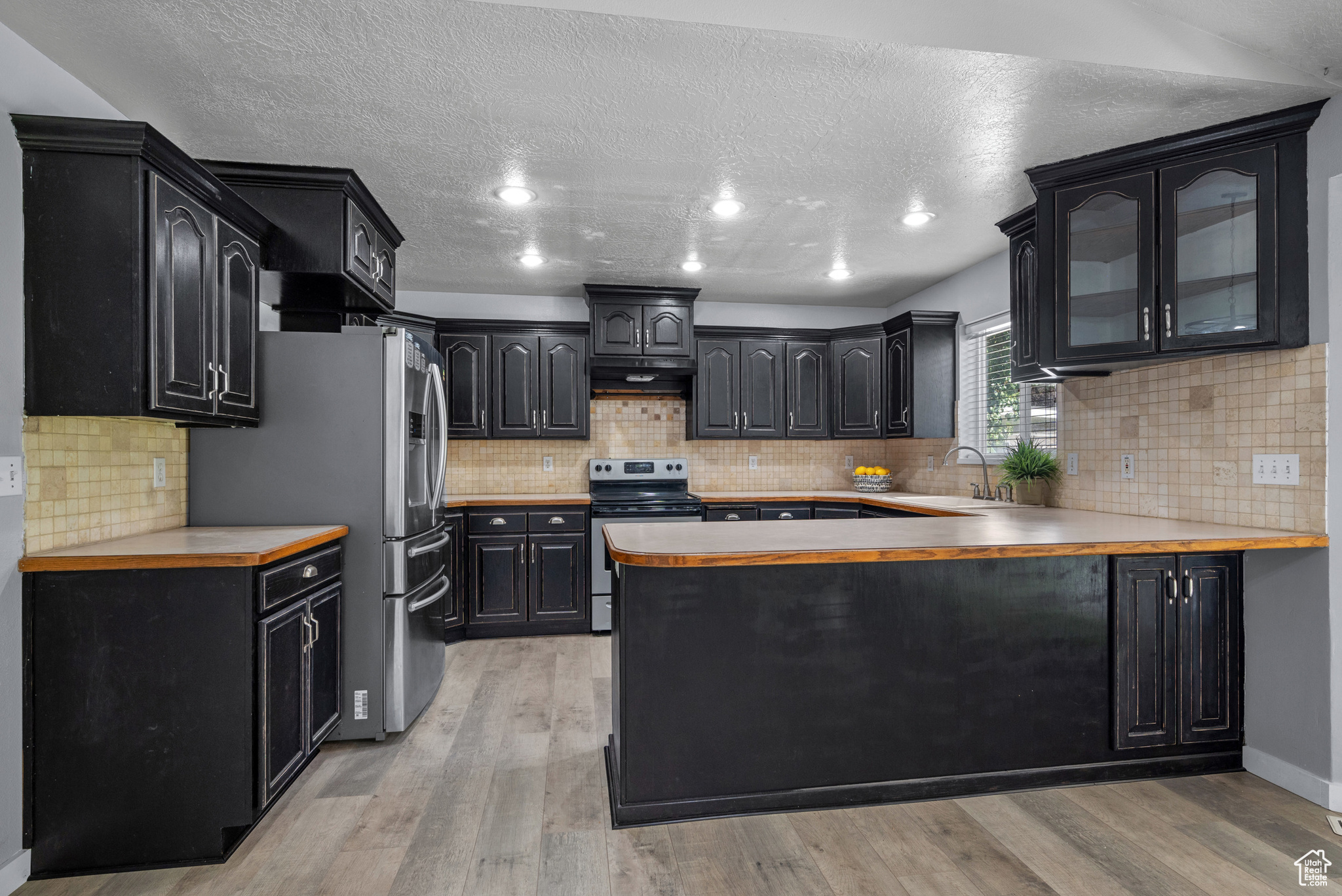 COUNTRY WIDE - Residential