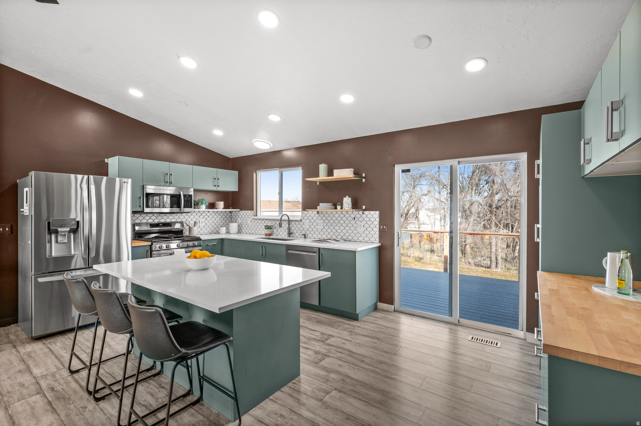 CHERRY HOLLOW - Residential