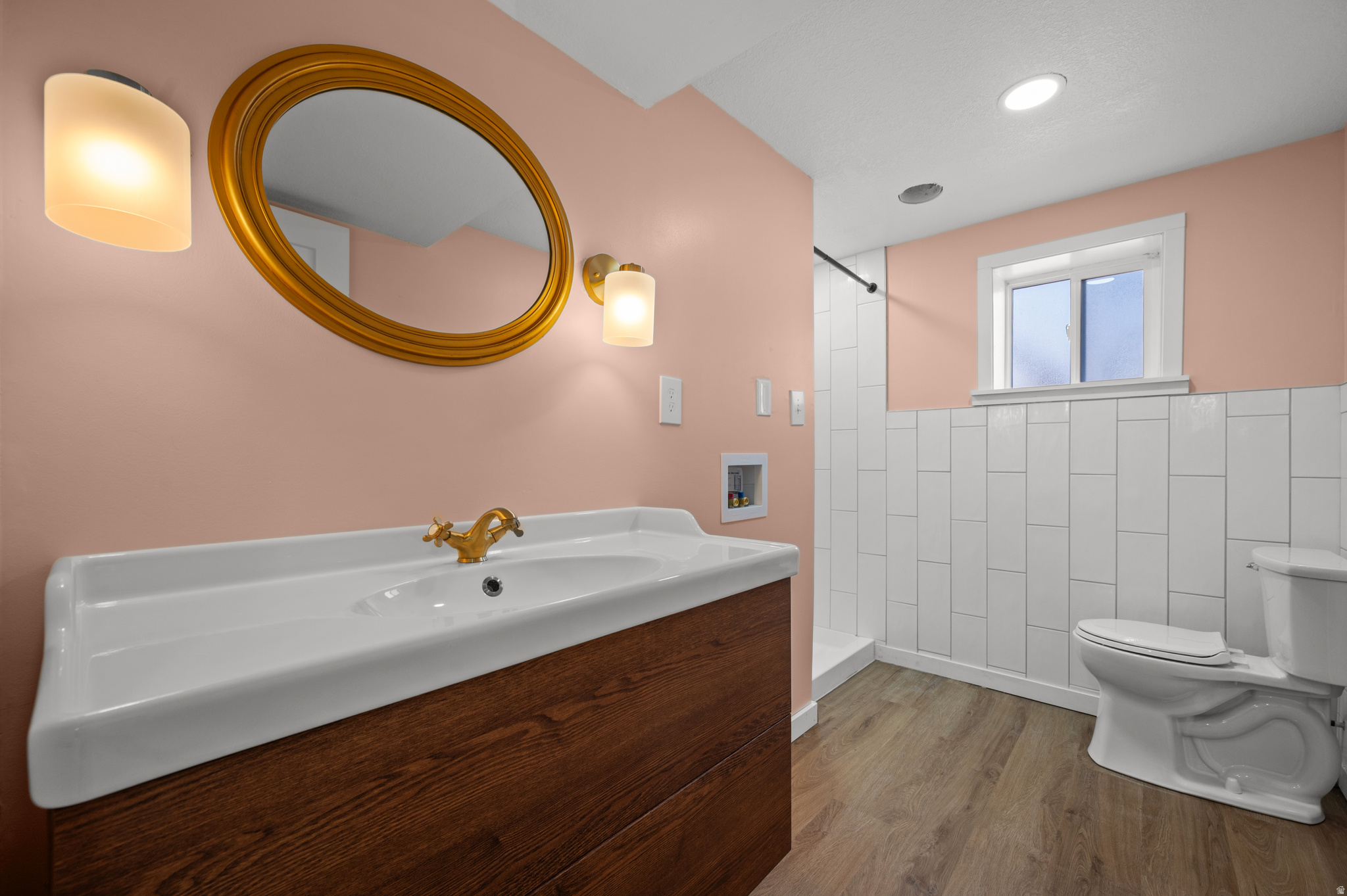 CHERRY HOLLOW - Residential