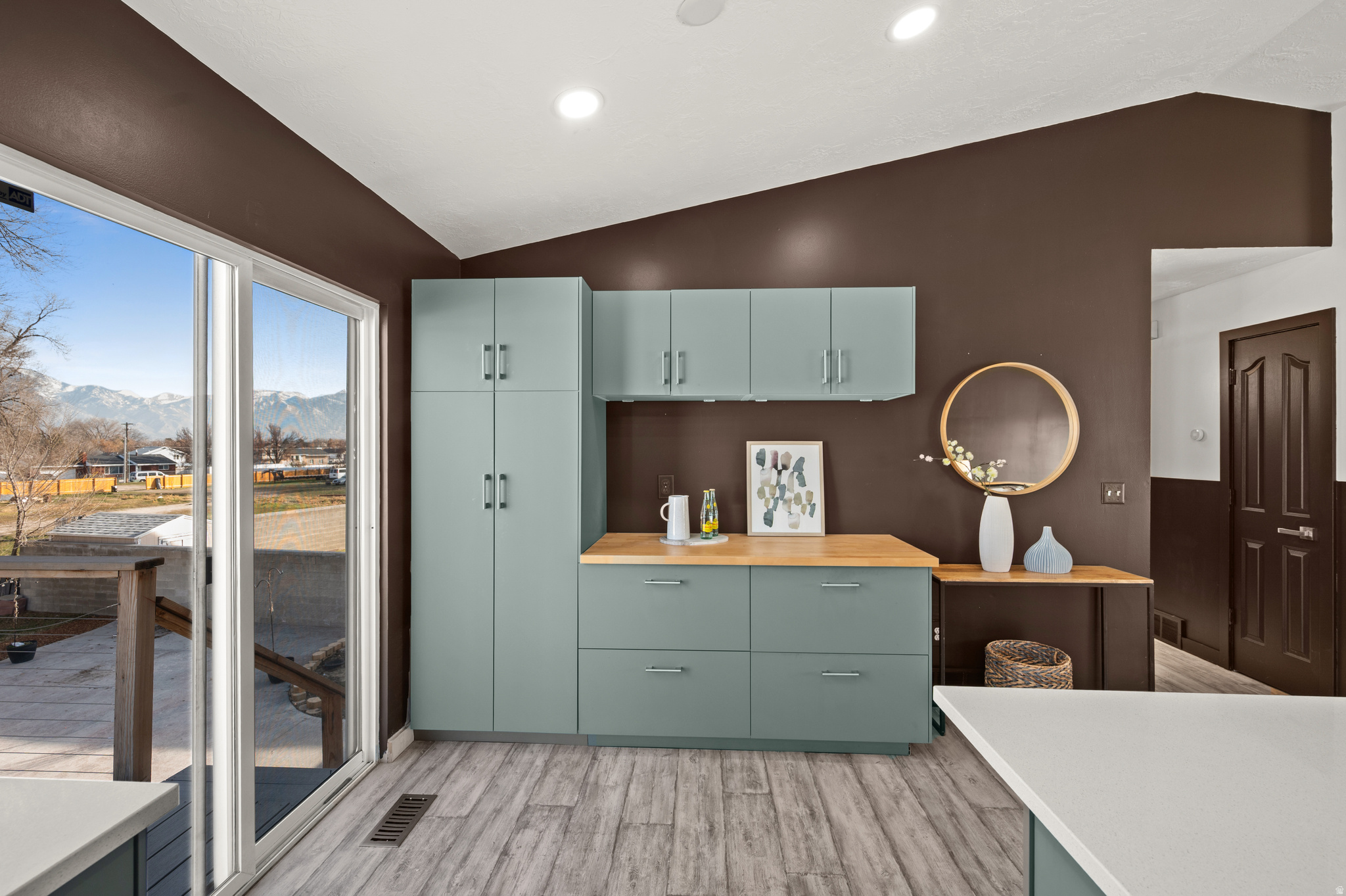 CHERRY HOLLOW - Residential